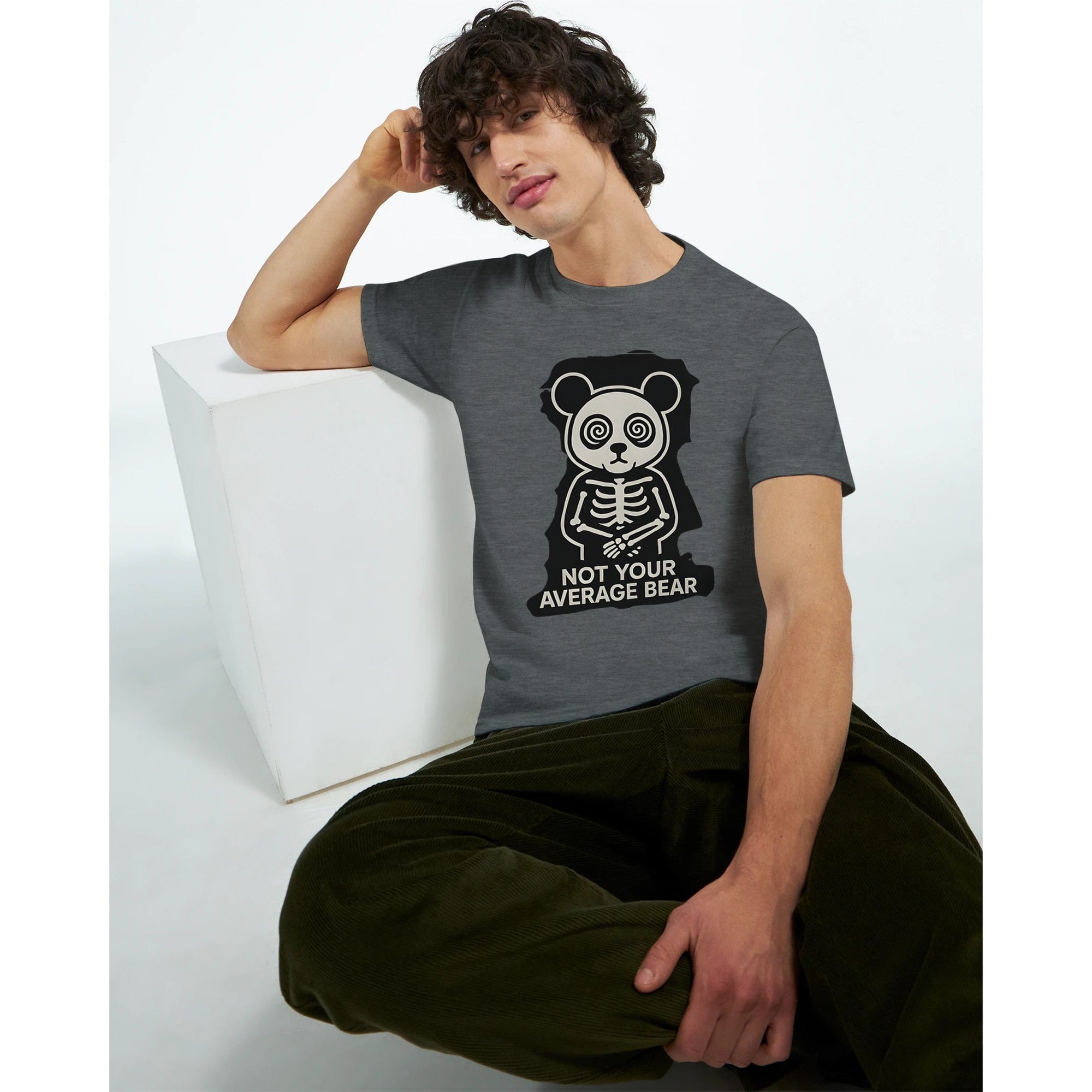 Crazy Panda T-shirt “Not Your Average Bear” – Tee - shirt Graphique Unisexe, Style Streetwear Panda Fou, Mode Dément - maddpanda